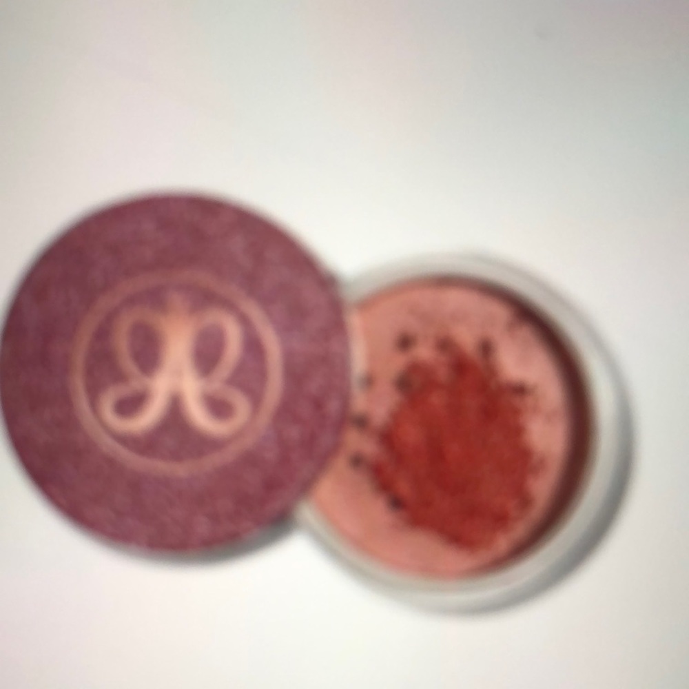 Anastasia Beverly Hills peach fuzz loose highlighter. BNIB NEW